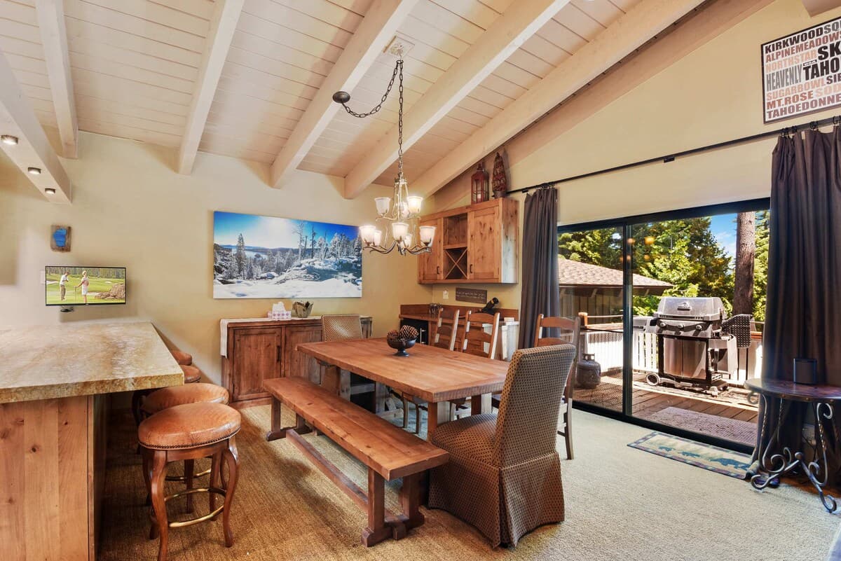 Condo in Tahoma · ★4.44 · 2 bedrooms · 4 beds · 2 private baths - Photo 5