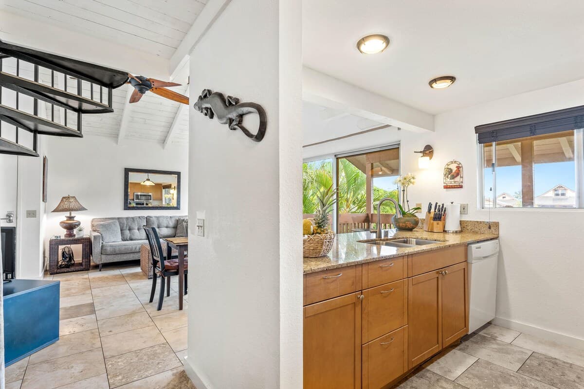 Condo in Princeville · ★4.81 · 2 bedrooms · 3 beds · 1.5 shared baths - Photo 5