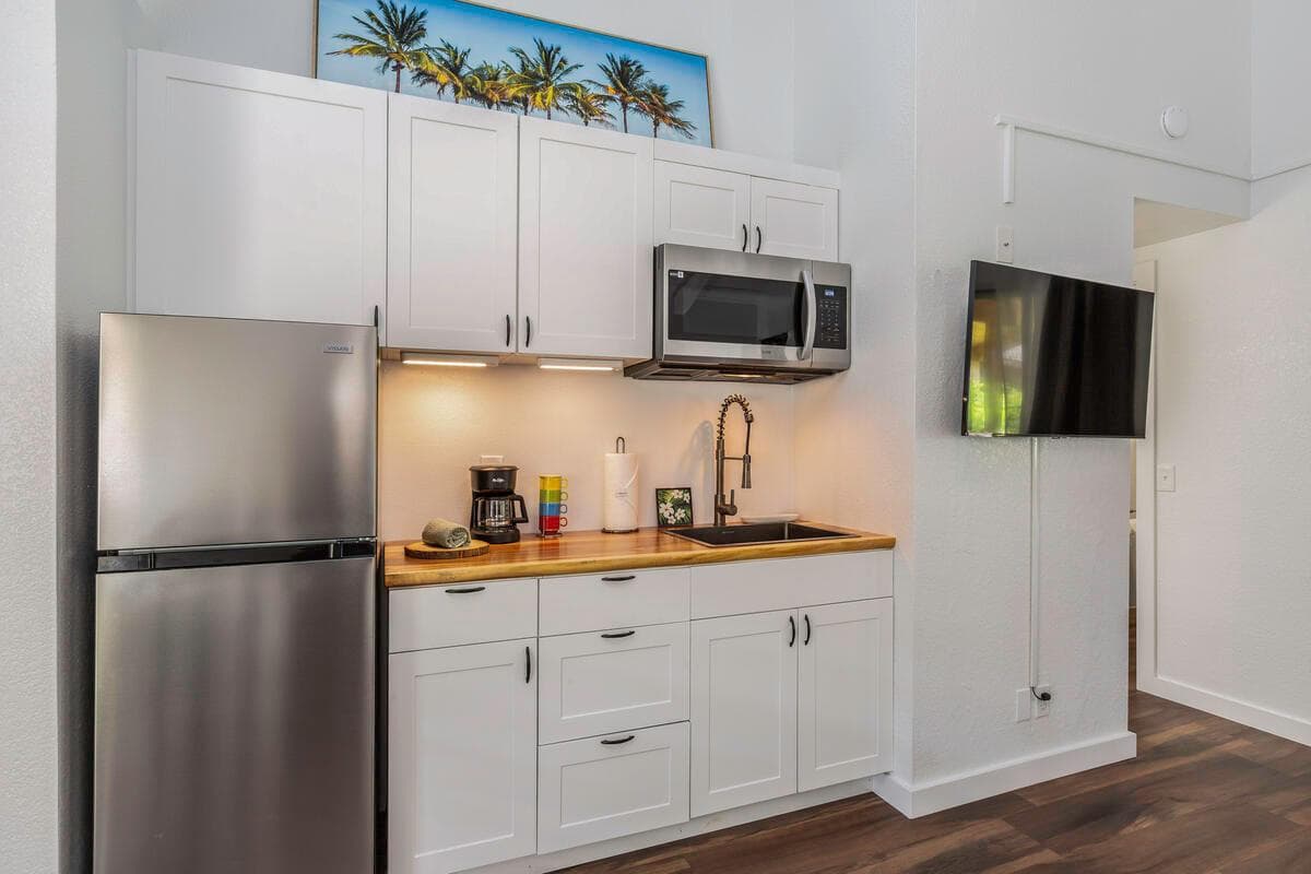 Home in Princeville · ★4.69 · 1 bedroom · 1 bed · 1 shared bath - Photo 5