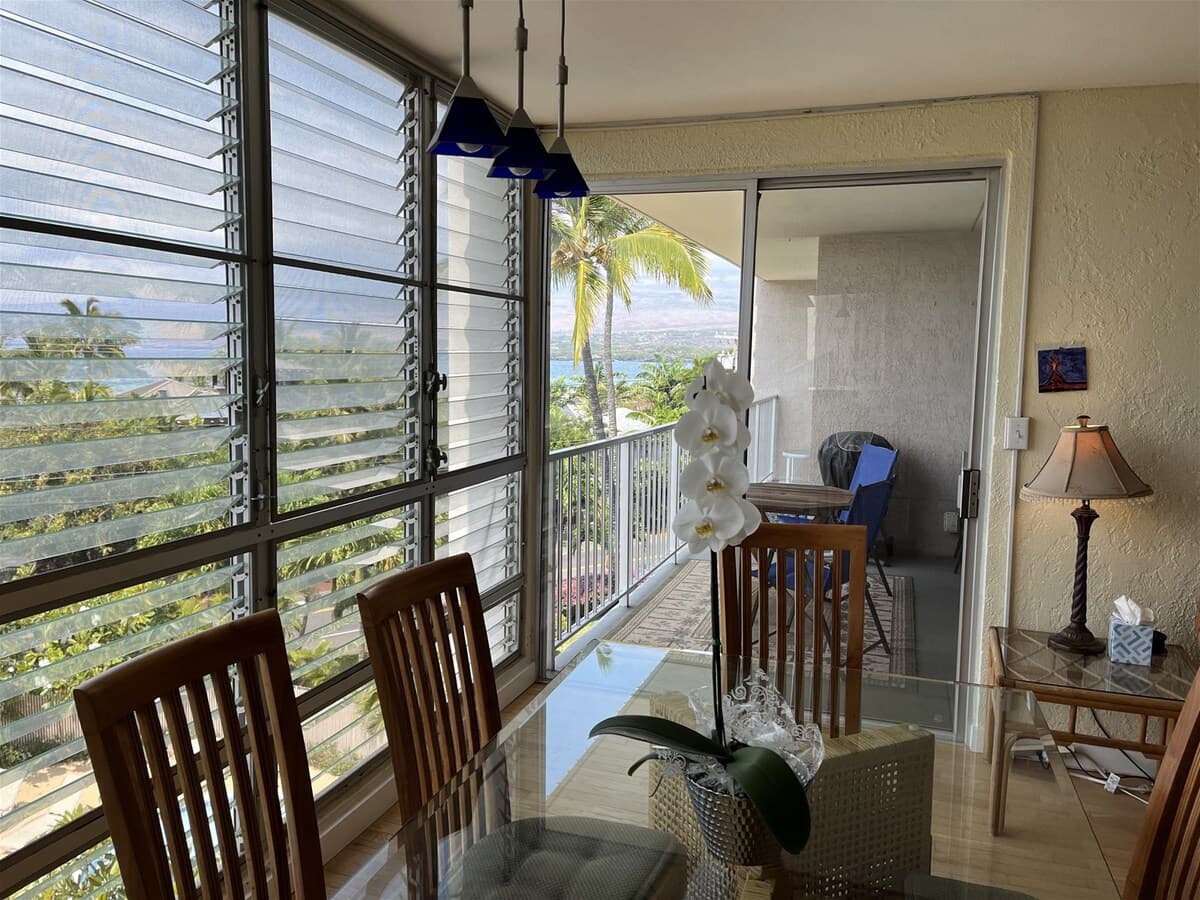 Condo in Waimea · ★4.74 · 4 bedrooms · 5 beds · 3 private baths - Photo 5