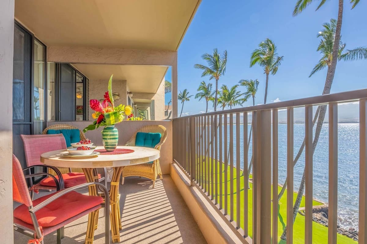 Condo in Wailuku · ★4.78 · 2 bedrooms · 2 beds · 2 shared baths - Photo 2