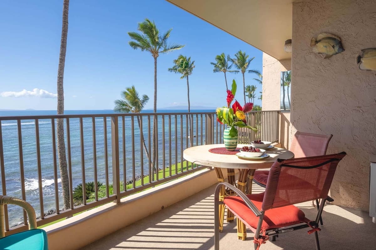 Condo in Wailuku · ★4.78 · 2 bedrooms · 2 beds · 2 shared baths - Photo 3
