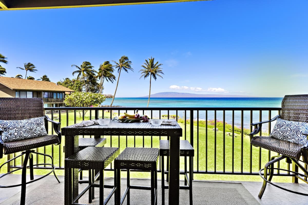 Condo in Lahaina · ★4.93 · 2 bedrooms · 2 beds · 2 private baths - Photo 1