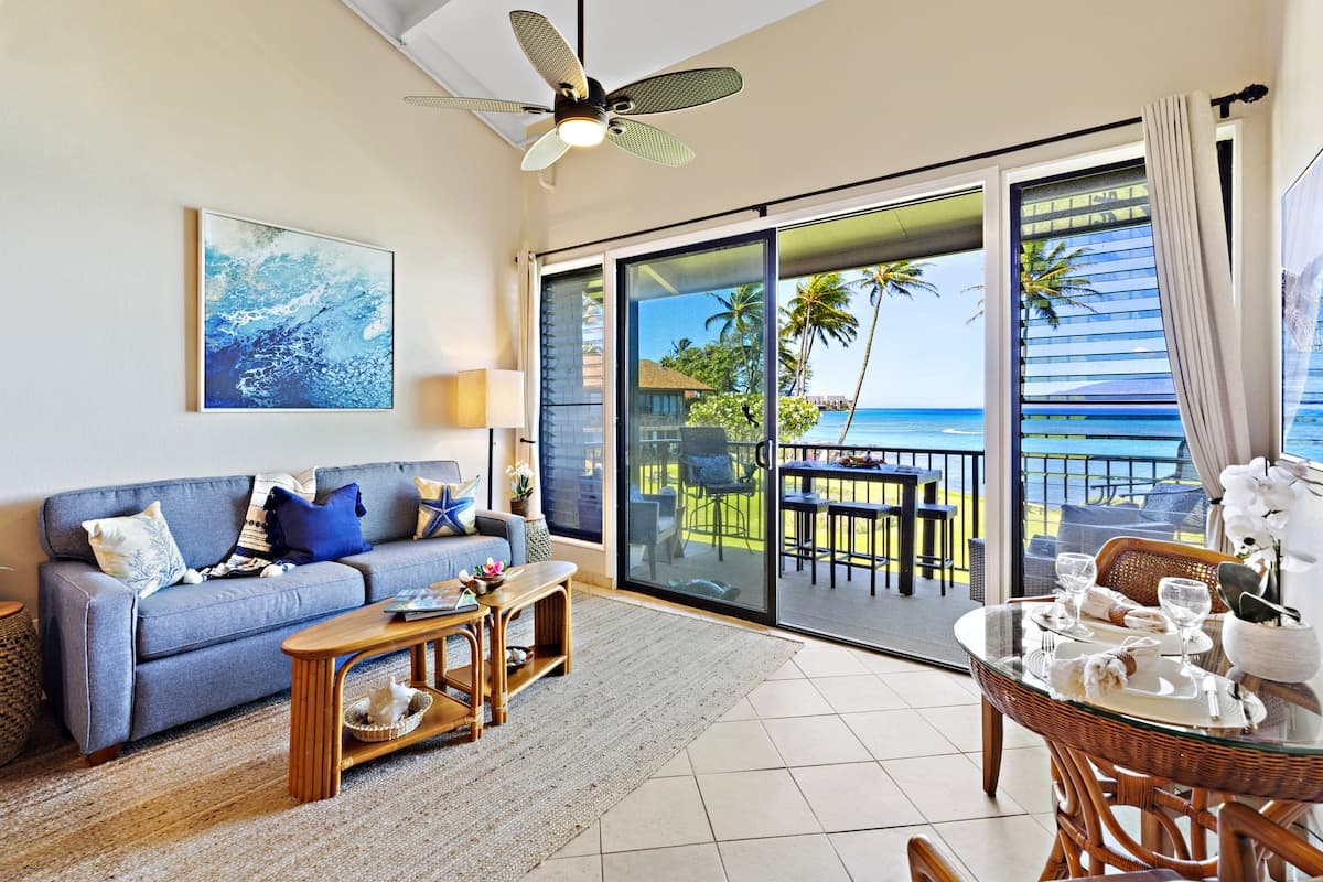 Condo in Lahaina · ★4.93 · 2 bedrooms · 2 beds · 2 private baths - Photo 2
