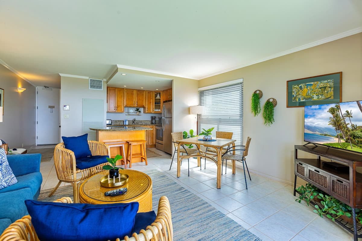 Oceanfront corner unit w/ private lanai access - Photo 3