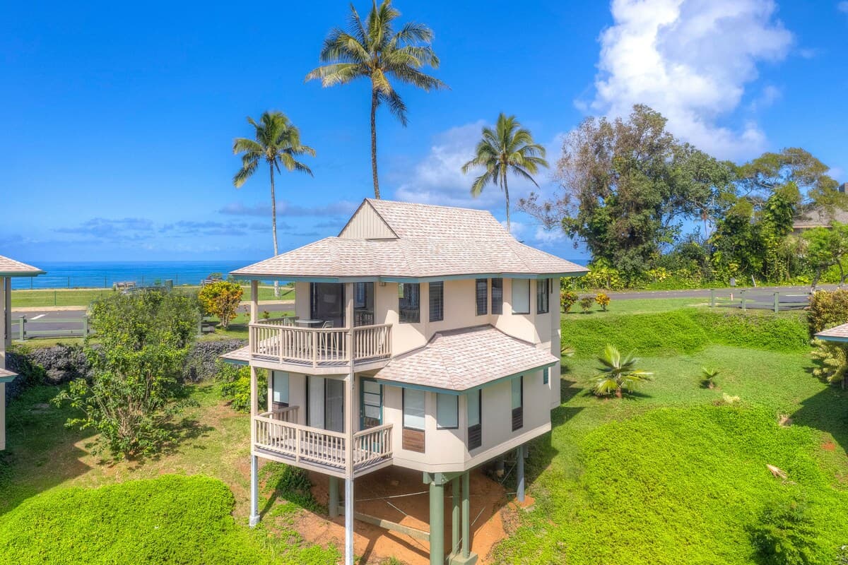 Villa in Princeville · ★4.96 · 2 bedrooms · 2 beds · 2.5 baths - Photo 2