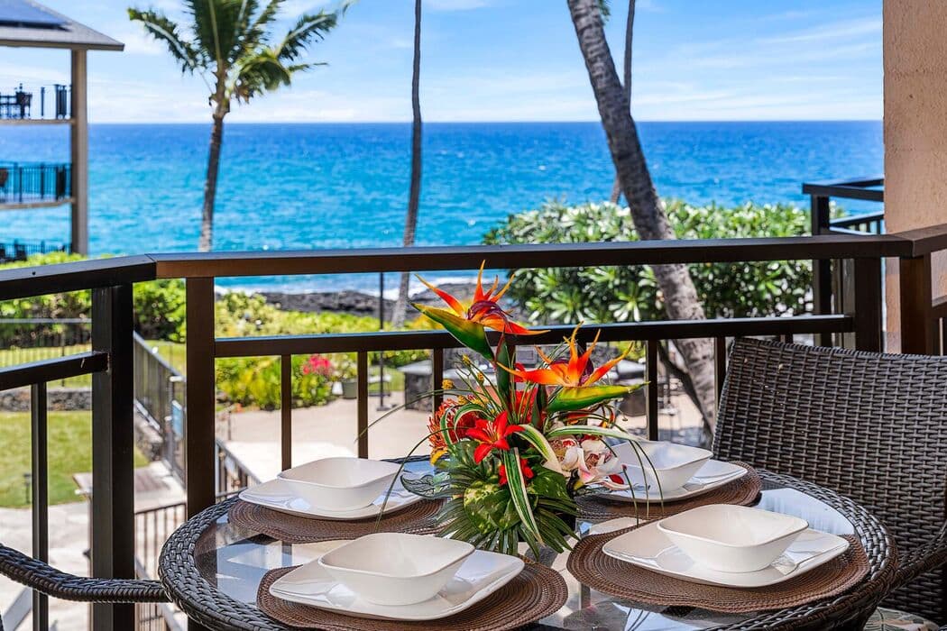 Condo in Kailua-Kona · ★4.8 · 1 bedroom · 2 beds · 1 private bath - Photo 1
