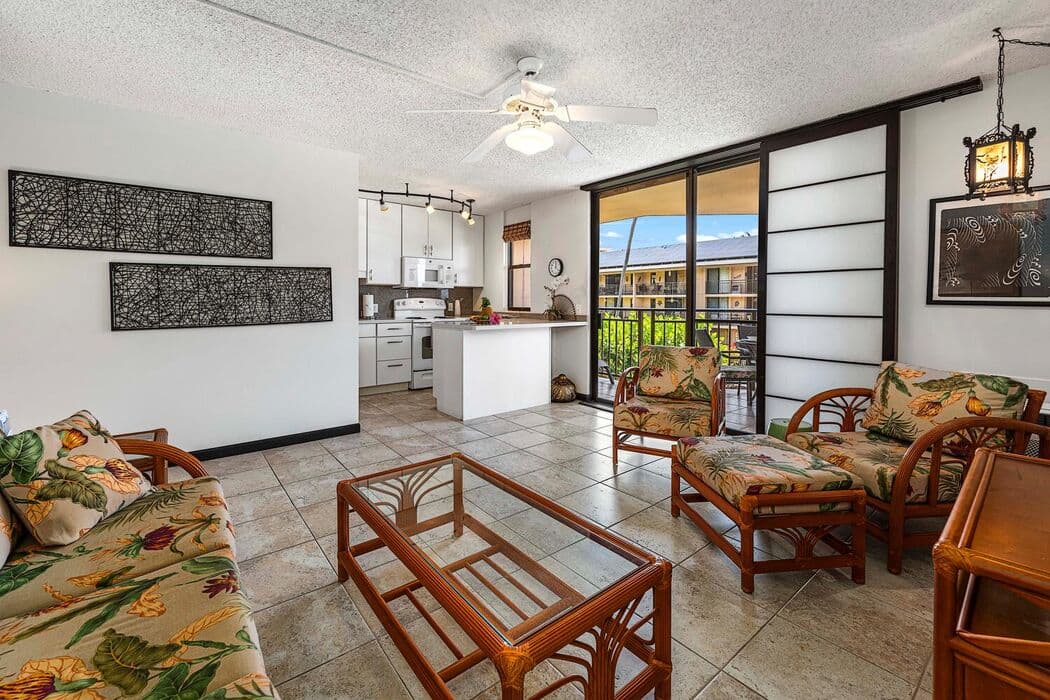 Condo in Kailua-Kona · ★4.8 · 1 bedroom · 2 beds · 1 private bath - Photo 2