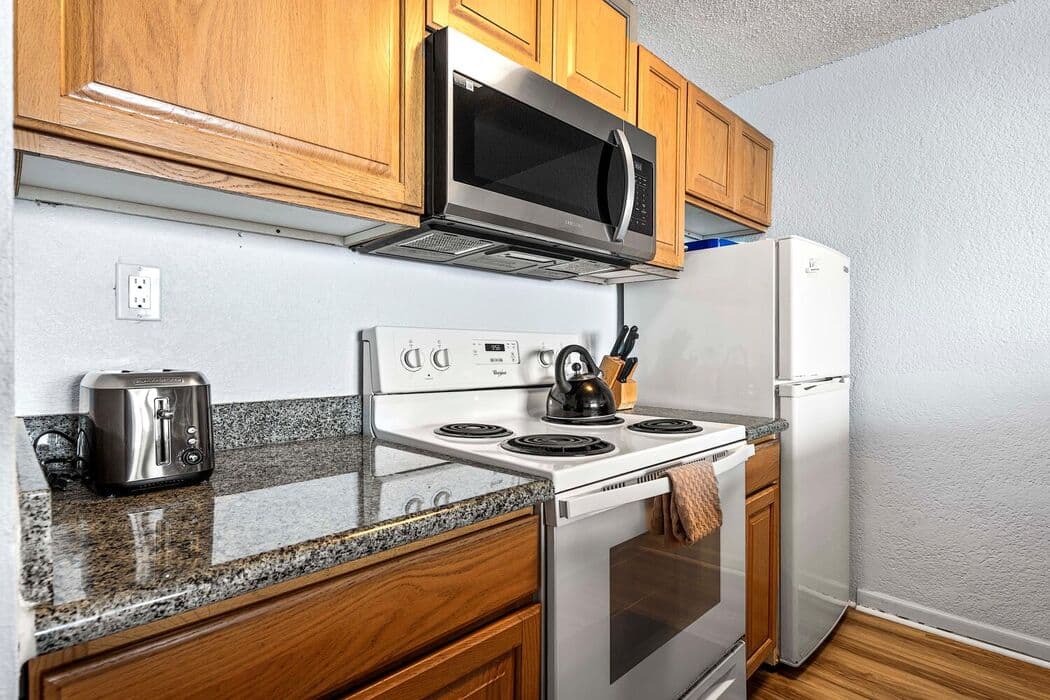 Condo in Kailua-Kona · ★4.6 · 1 bedroom · 1 bed · 1 bath - Photo 4