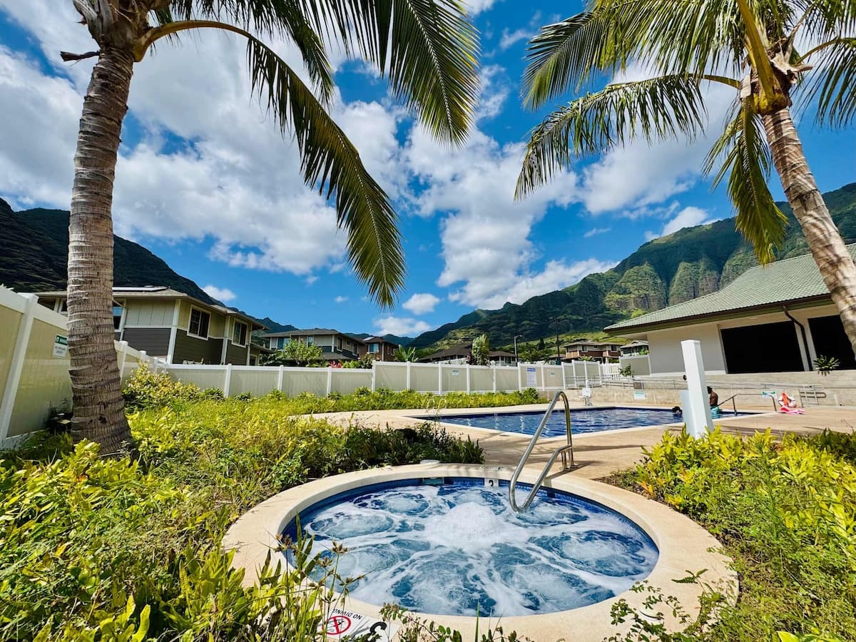 Home in Waianae · ★4.91 · 4 bedrooms · 4 beds · 2.5 private baths - Photo 3