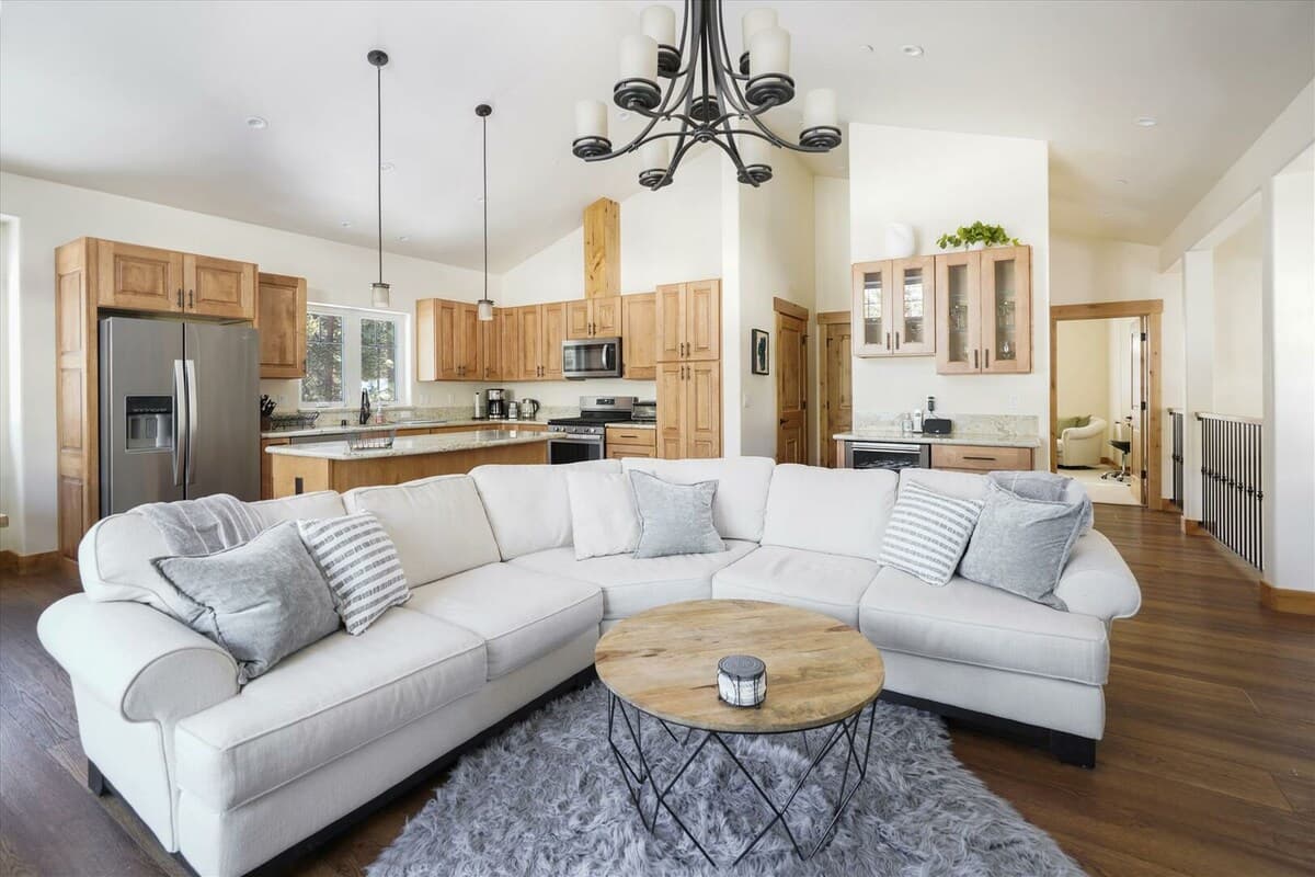 Agate Bay Retreat Vaulted Ceilings & Sunny Deck - Photo 3