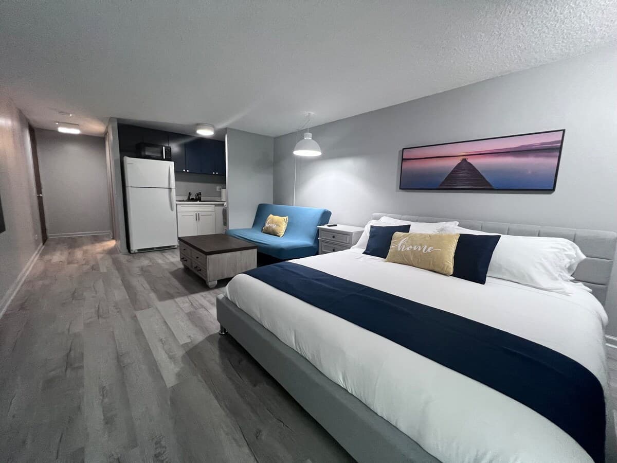 Condo in Honolulu · ★4.61 · Studio · 1 private bath - Photo 4
