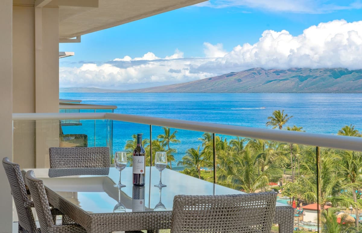 Condo in Lahaina · ★4.7 · 2 bedrooms · 3 beds · 1 bath - Photo 1