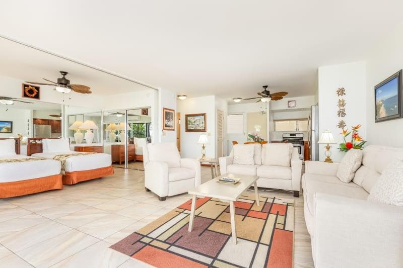 Condo in Honolulu · ★5.0 · 1 bedroom · 3 beds · 1 private bath - Photo 4