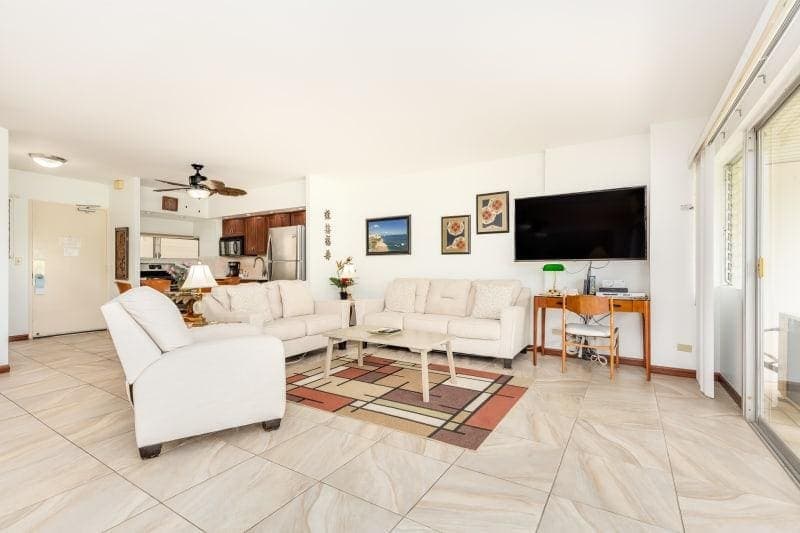 Condo in Honolulu · ★5.0 · 1 bedroom · 3 beds · 1 private bath - Photo 3