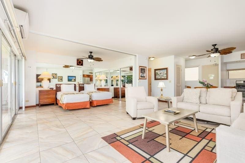 Condo in Honolulu · ★5.0 · 1 bedroom · 3 beds · 1 private bath - Photo 2