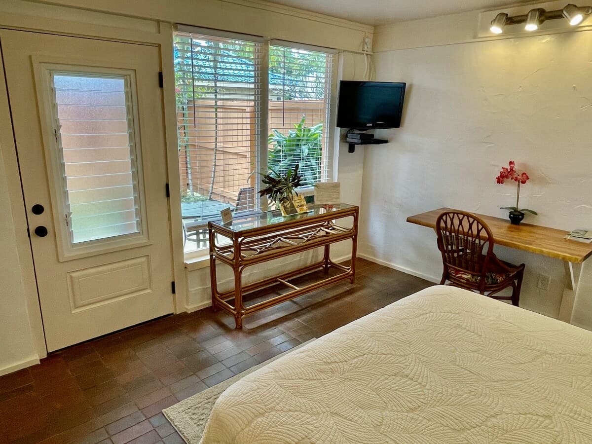 Poipu Beach Guest House -SurfSong- Unit #1 Orchid - Photo 2