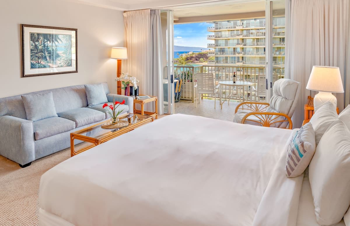Condo in Lahaina · ★4.95 · Studio · 2 beds · 1 bath - Photo 4