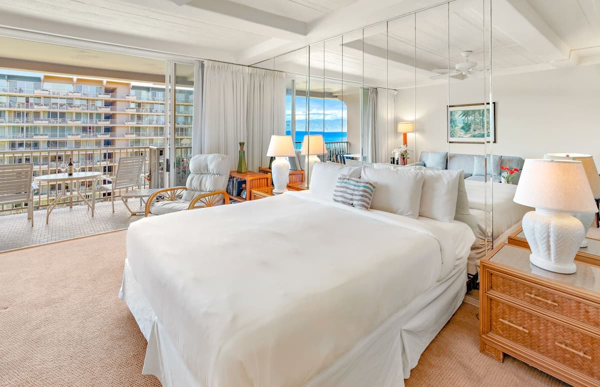 Condo in Lahaina · ★4.95 · Studio · 2 beds · 1 bath - Photo 5