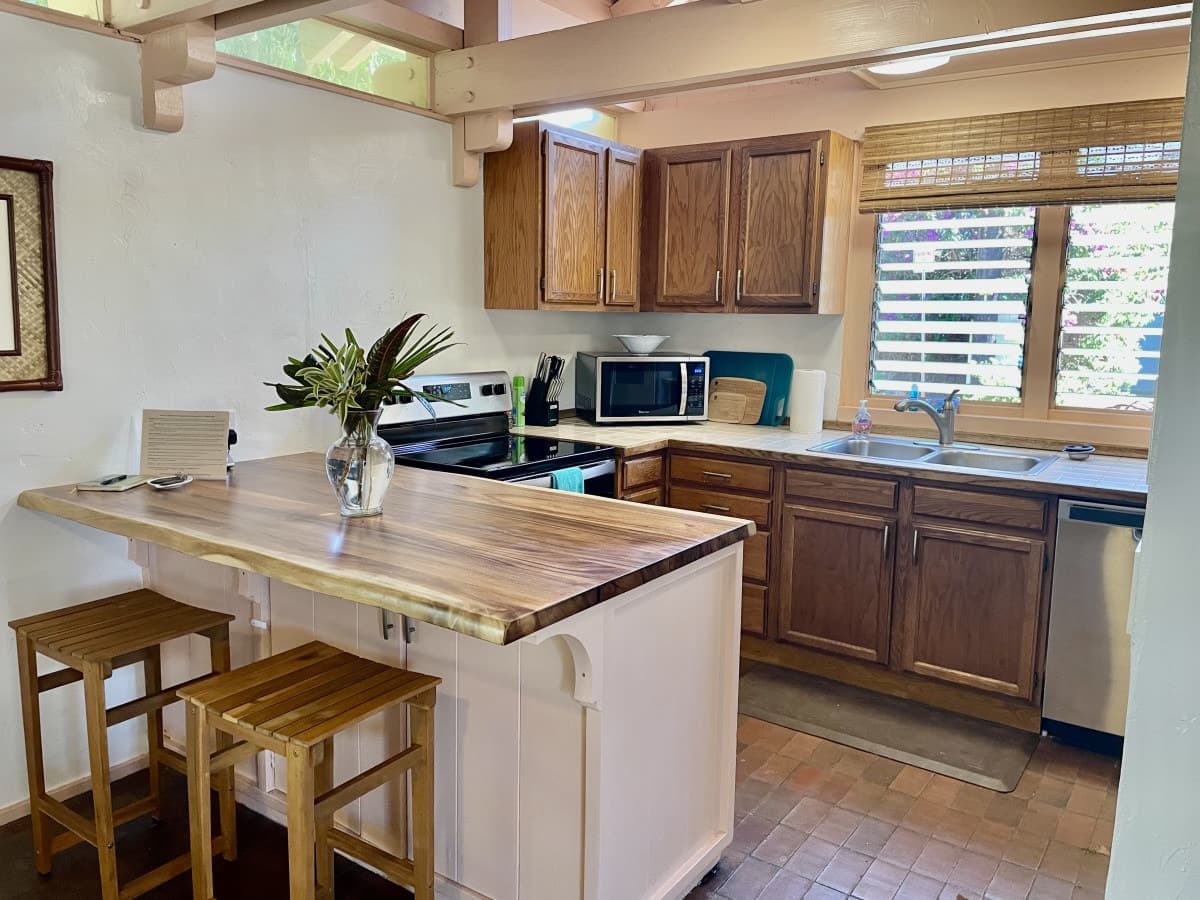 Baby Beach Guest House -SurfSong Unit #3 Hawaiiana - Photo 3