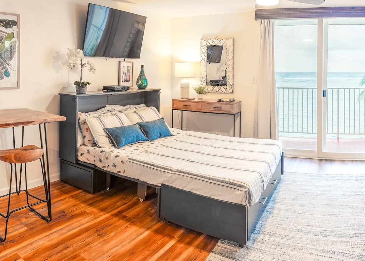 Condo in Hauula · ★4.67 · 1 bedroom · 4 beds · 1 private bath - Photo 5