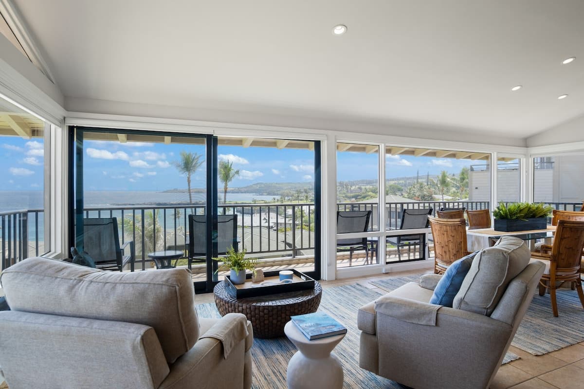Home in Lahaina · ★5.0 · 2 bedrooms · 2 beds · 2.5 baths - Photo 4