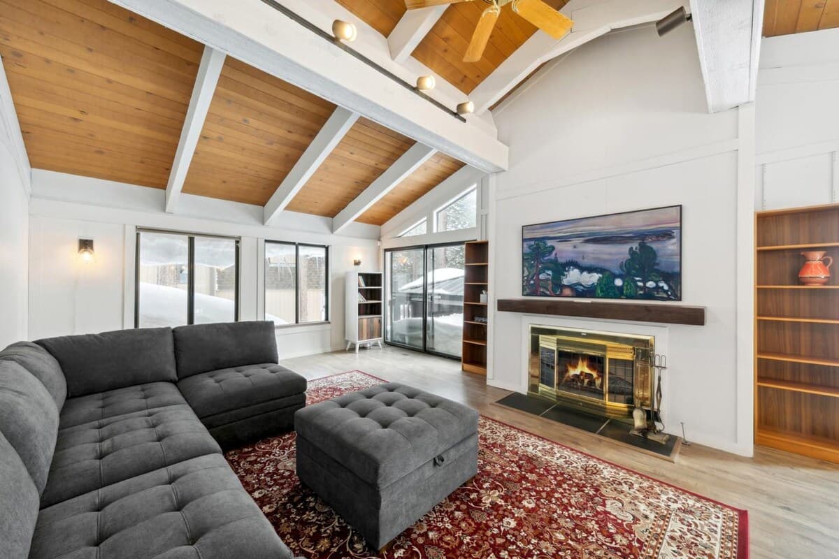 Home in Incline Village · ★4.94 · 3 bedrooms · 4 beds · 2.5 private baths - Photo 4