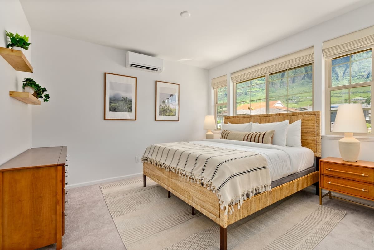 Home in Waianae · ★4.91 · 4 bedrooms · 6 beds · 2.5 private baths - Photo 2