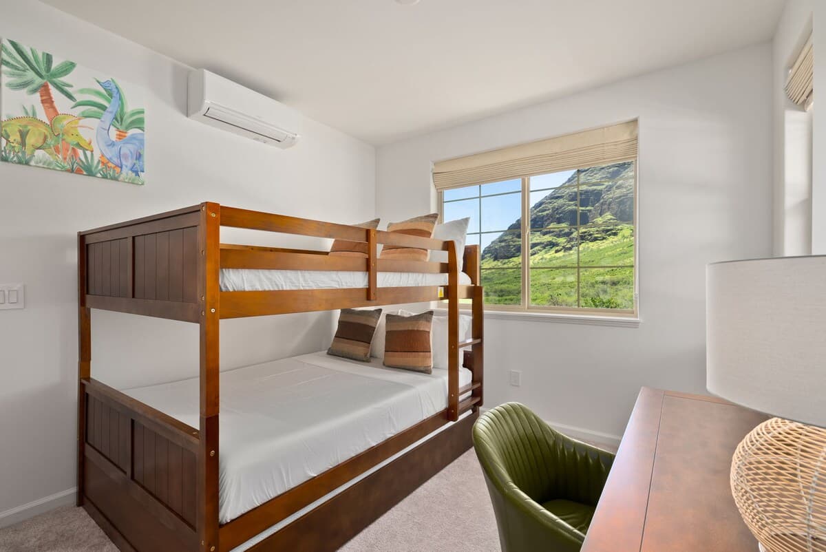 Home in Waianae · ★4.91 · 4 bedrooms · 6 beds · 2.5 private baths - Photo 5