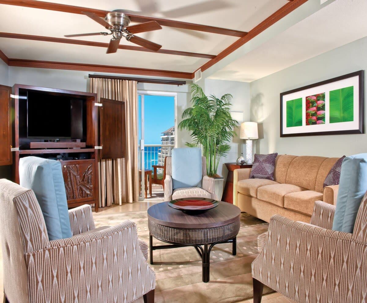 Resort in Honolulu · ★5.0 · 1 bedroom · 2 beds · 1 private bath - Photo 4