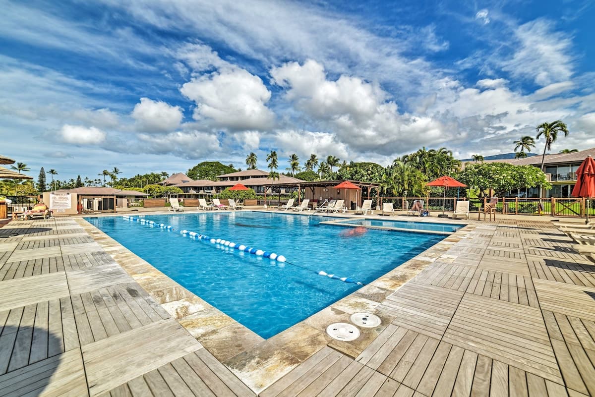 Condo in Lahaina · ★4.94 · 2 bedrooms · 3 beds · 2 private baths - Photo 3