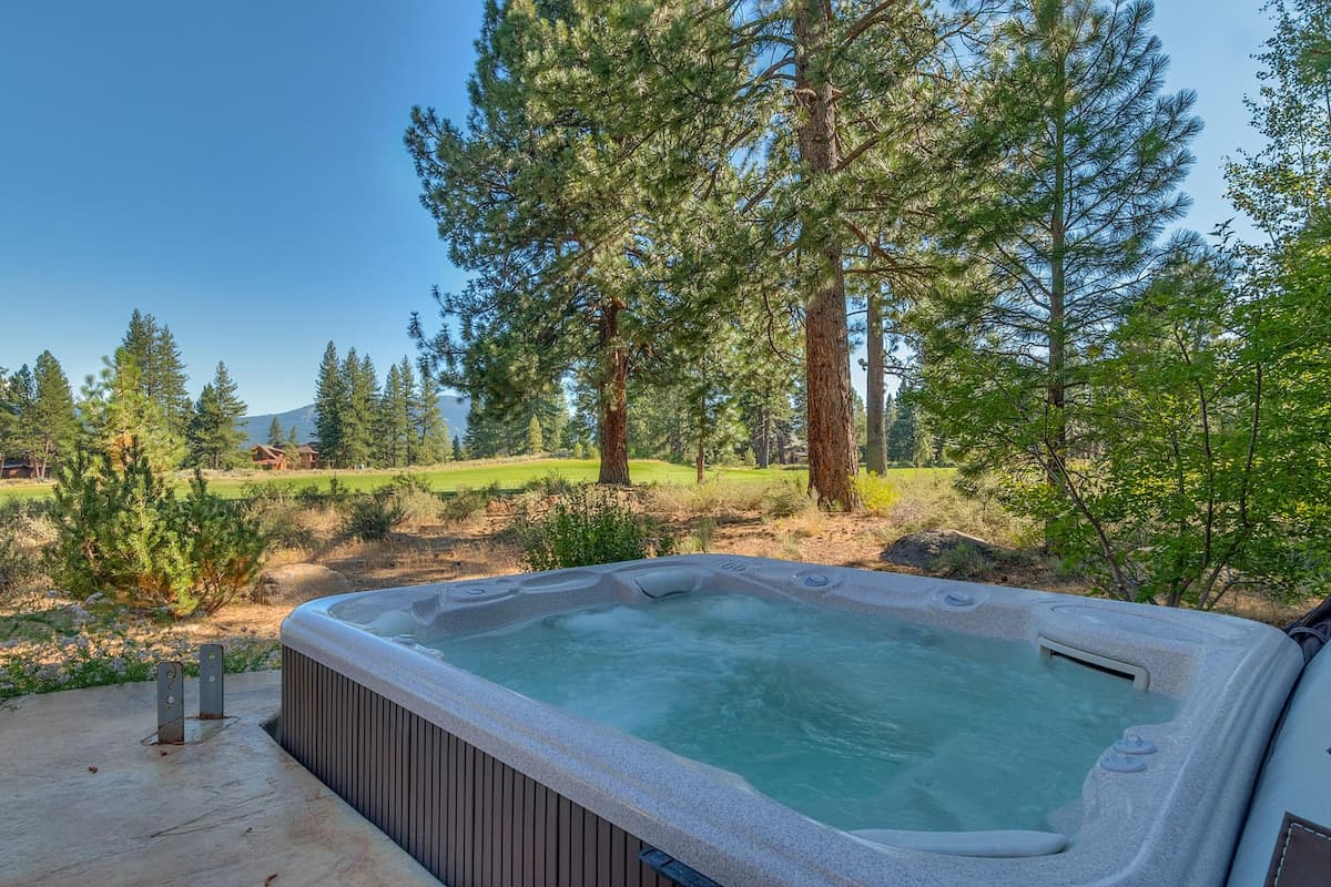 Golf Course Villa with Mountain Views & Pool - Photo 4