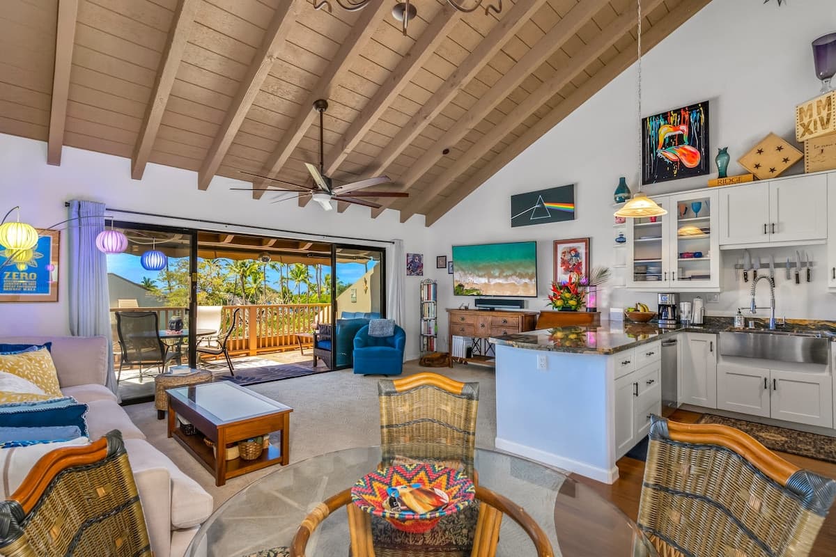 Condo in Kihei · ★4.92 · 2 bedrooms · 2 beds · 2 baths - Photo 2