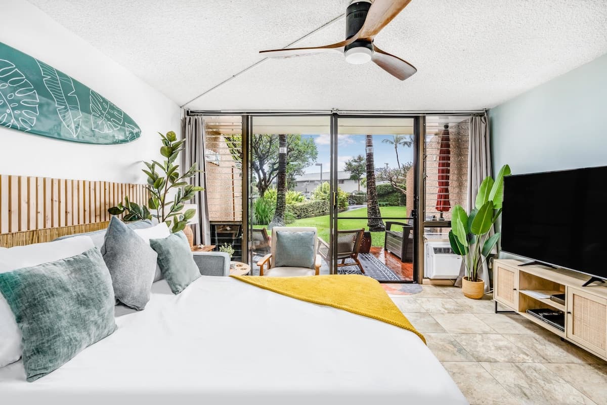 Condo in Kihei · ★4.83 · 1 bedroom · 2 beds · 1 bath - Photo 5