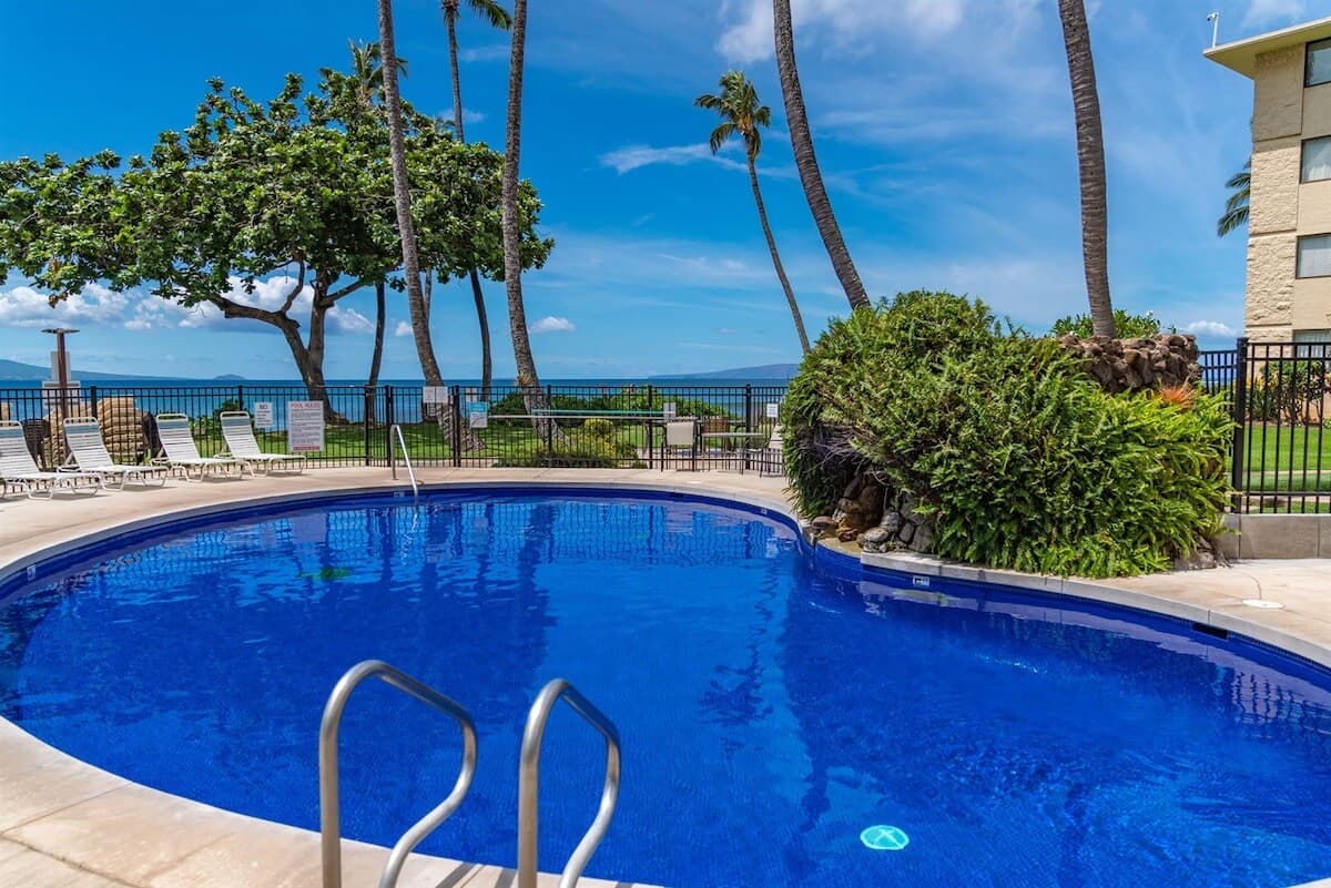 Condo in Wailuku · ★4.6 · 2 bedrooms · 4 beds · 2 baths - Photo 3