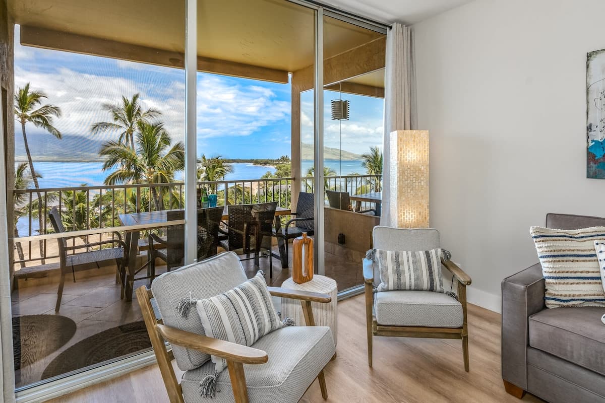 Upscale Oceanfront Penthouse Vistas - Photo 3