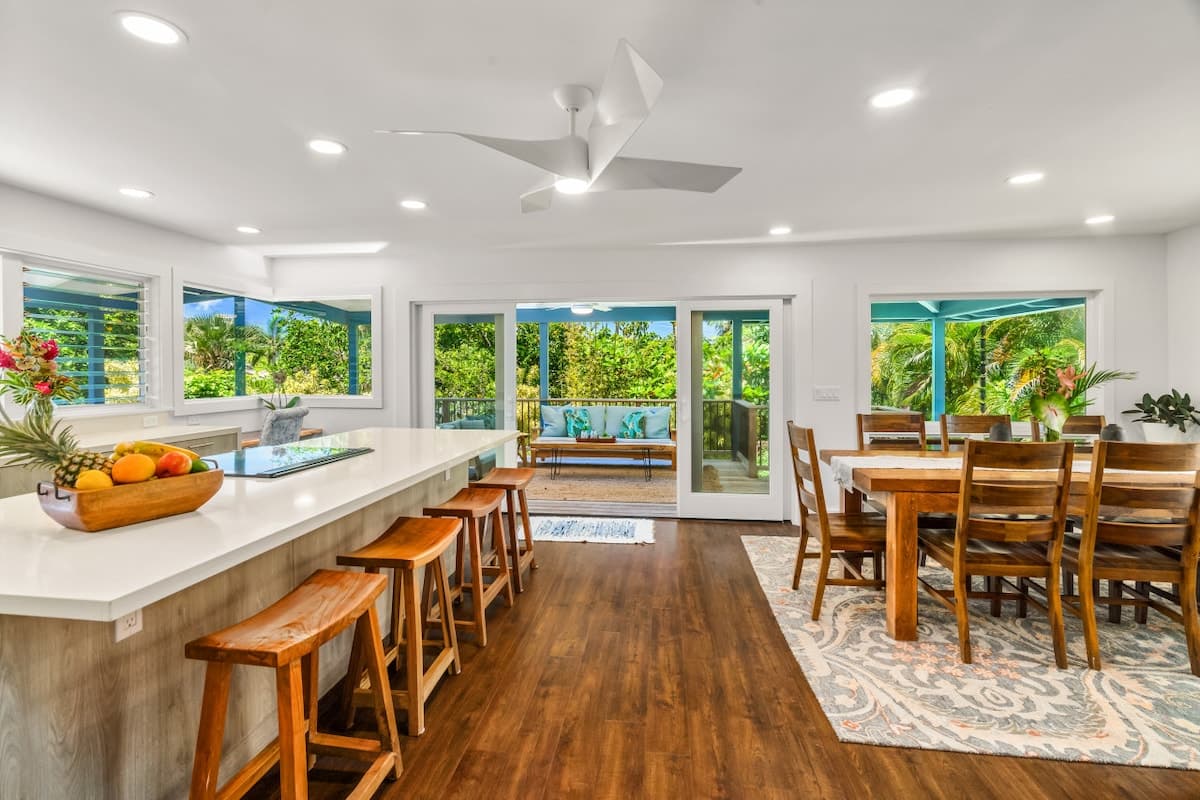 Home in Hanalei · ★4.9 · 5 bedrooms · 8 beds · 4 baths - Photo 2