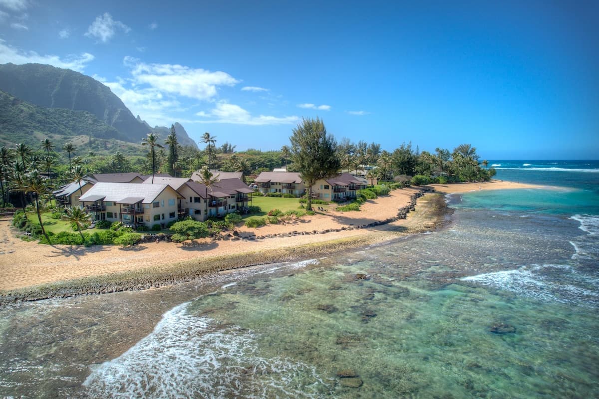 Condo in Hanalei · ★4.66 · 2 bedrooms · 2 beds · 1.5 baths - Photo 2