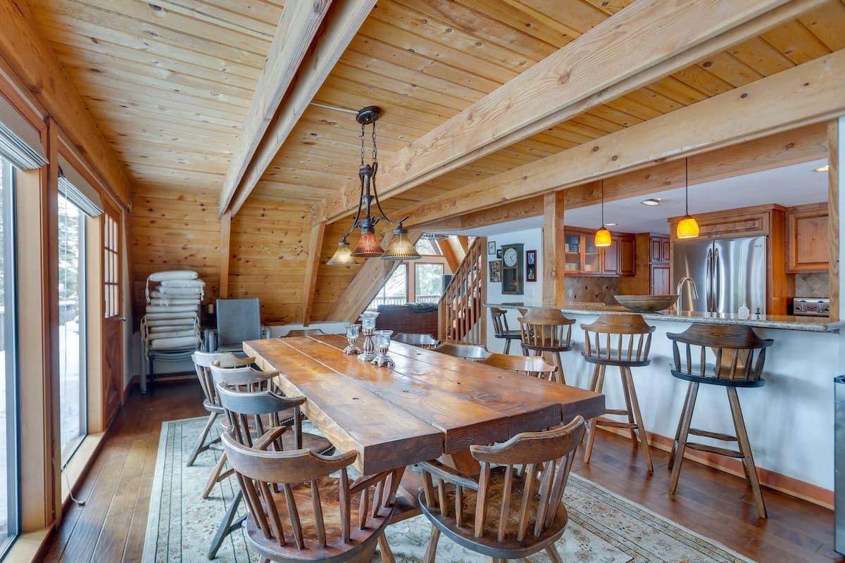 Pet-Friendly '80s Cabin Across from Donner Lake - Photo 2