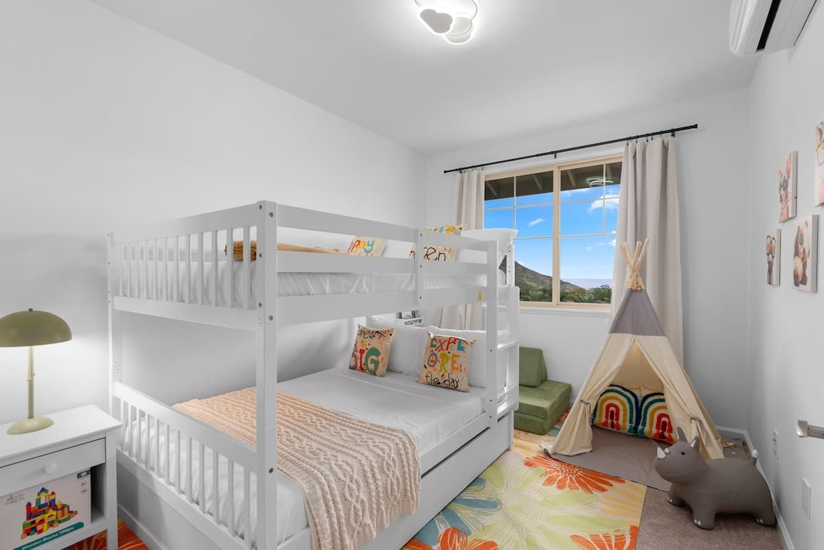 Home in Waianae ยท โ
4.93 ยท 3 bedrooms ยท 5 beds ยท 2.5 private baths - Image 24