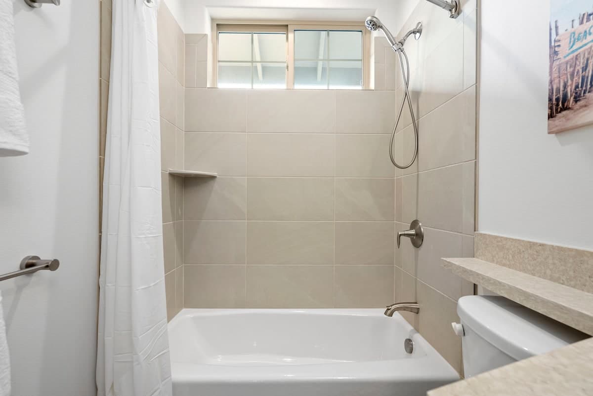 Home in Waianae ยท โ
4.93 ยท 3 bedrooms ยท 5 beds ยท 2.5 private baths - Image 28