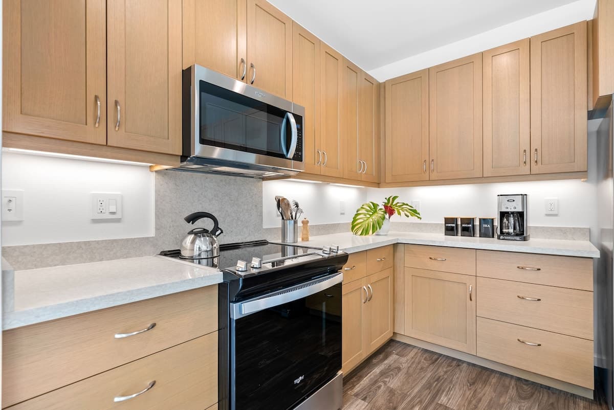 Home in Waianae ยท โ
4.93 ยท 3 bedrooms ยท 5 beds ยท 2.5 private baths - Image 7