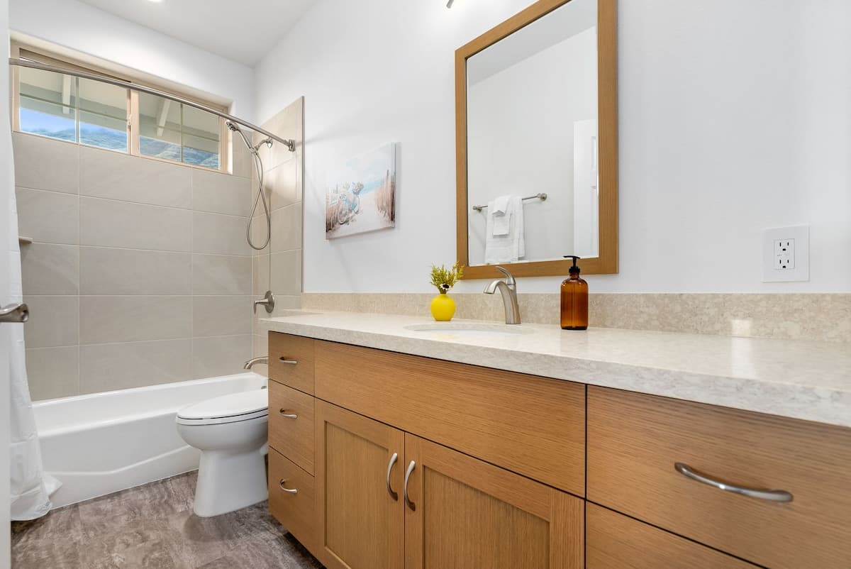Home in Waianae ยท โ
4.93 ยท 3 bedrooms ยท 5 beds ยท 2.5 private baths - Image 27