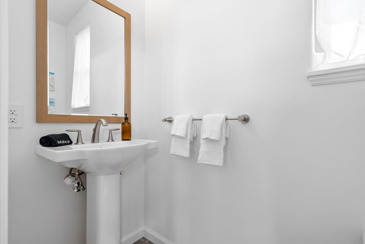 Home in Waianae ยท โ
4.93 ยท 3 bedrooms ยท 5 beds ยท 2.5 private baths - Image 29