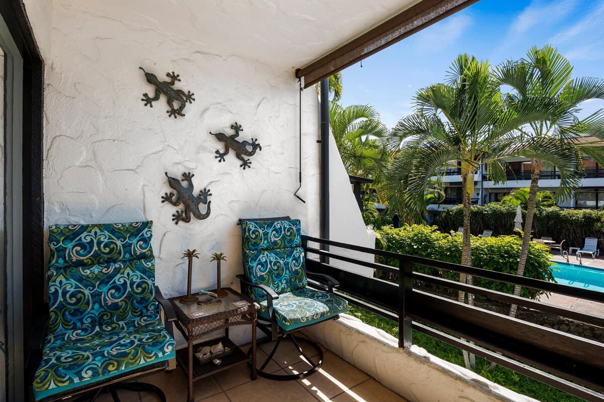 Condo in Kailua-Kona · ★4.8 · 1 bedroom · 2 beds · 1.5 private baths - Photo 4