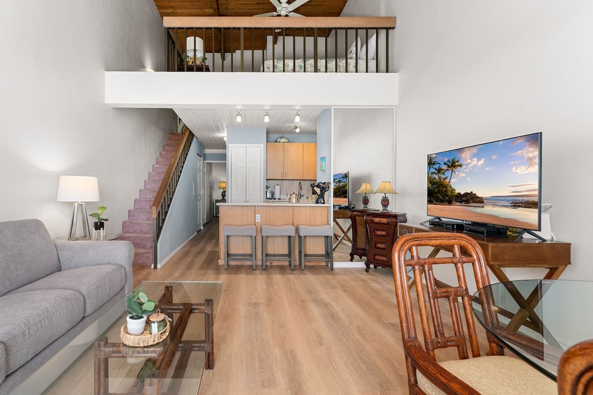 Condo in Kihei · ★4.8 · 2 bedrooms · 4 beds · 2 baths - Photo 4
