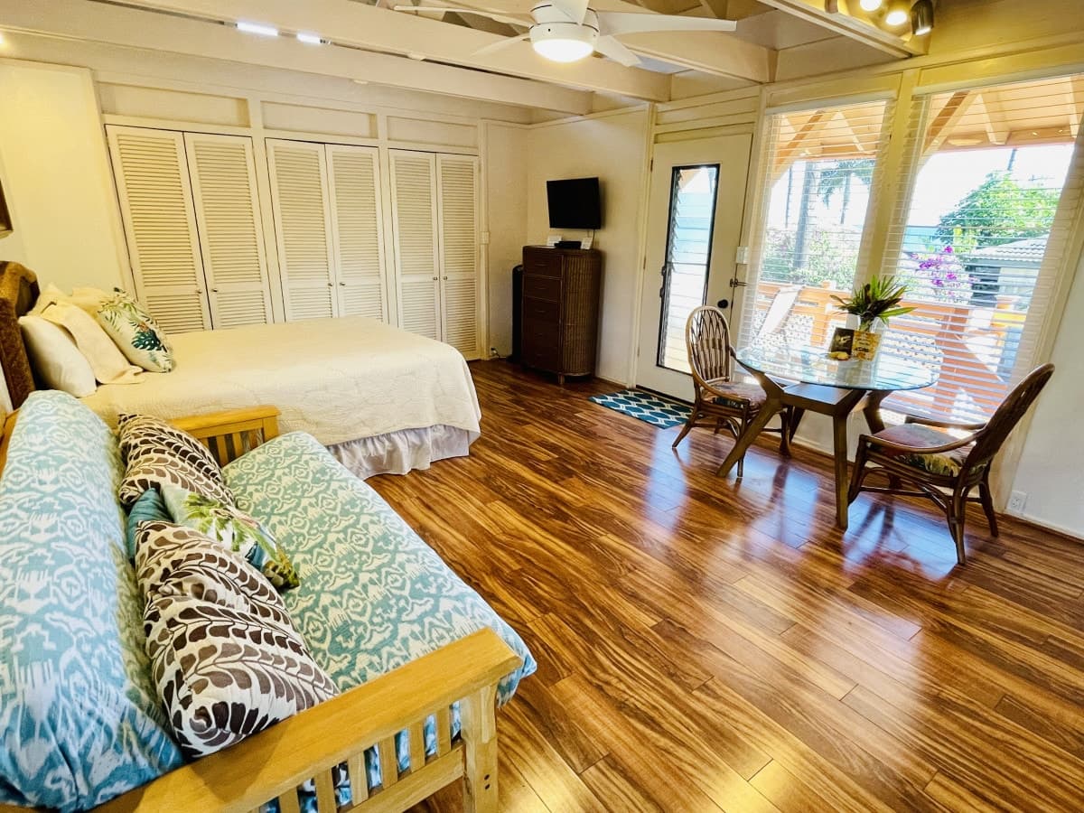 Baby Beach Guest House -SurfSong Unit #4 Flamingo - Photo 2