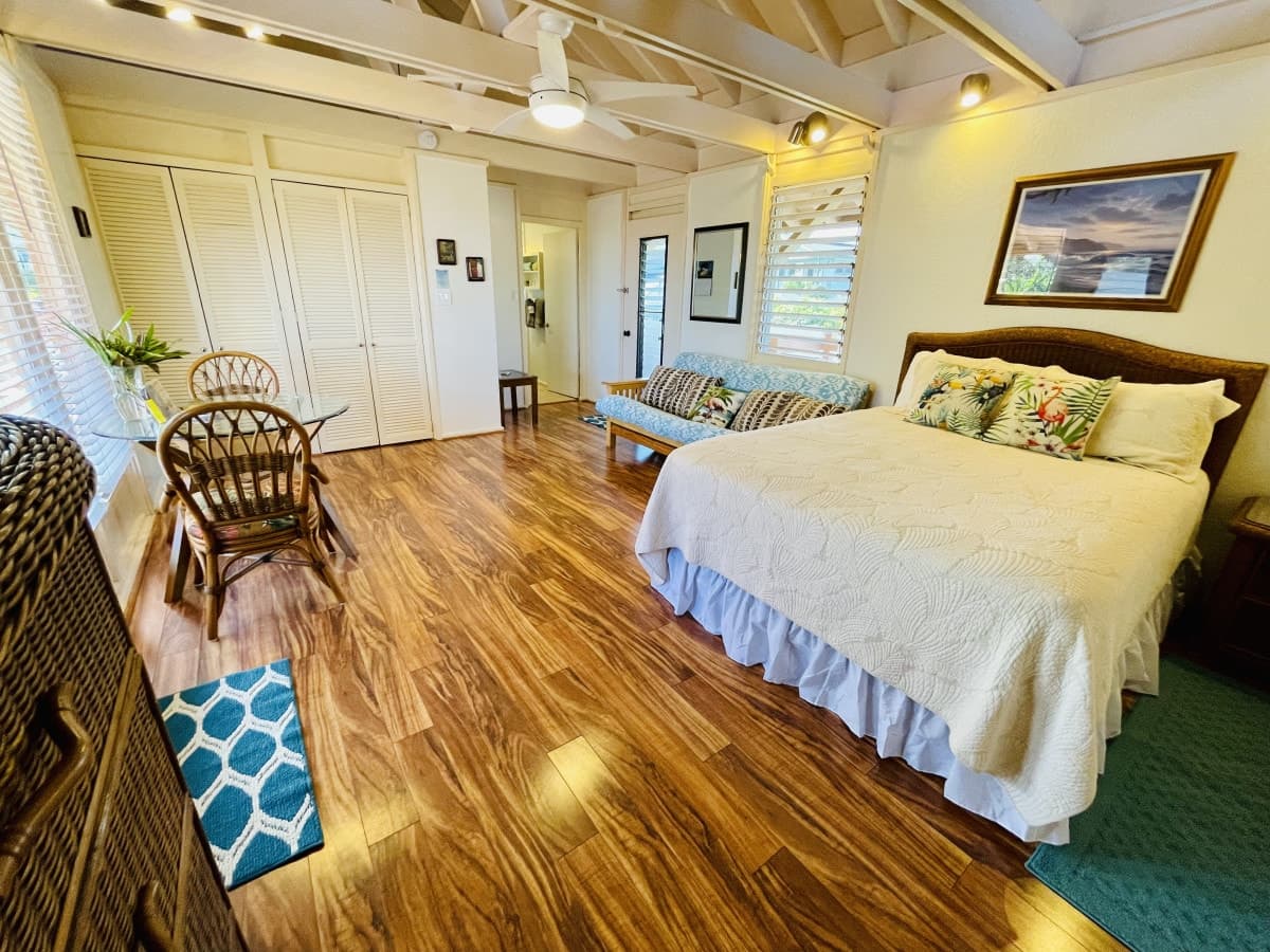 Baby Beach Guest House -SurfSong Unit #4 Flamingo - Photo 1