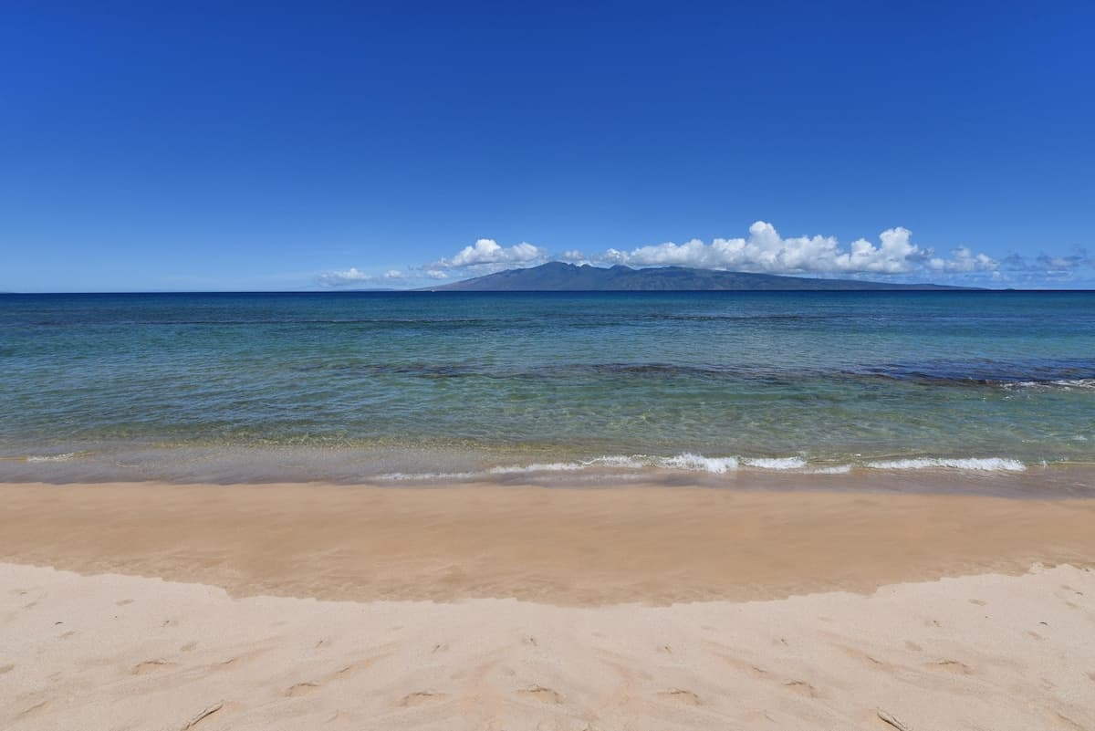 Condo in Lahaina · ★5.0 · 2 bedrooms · 4 beds · 2 baths - Photo 2