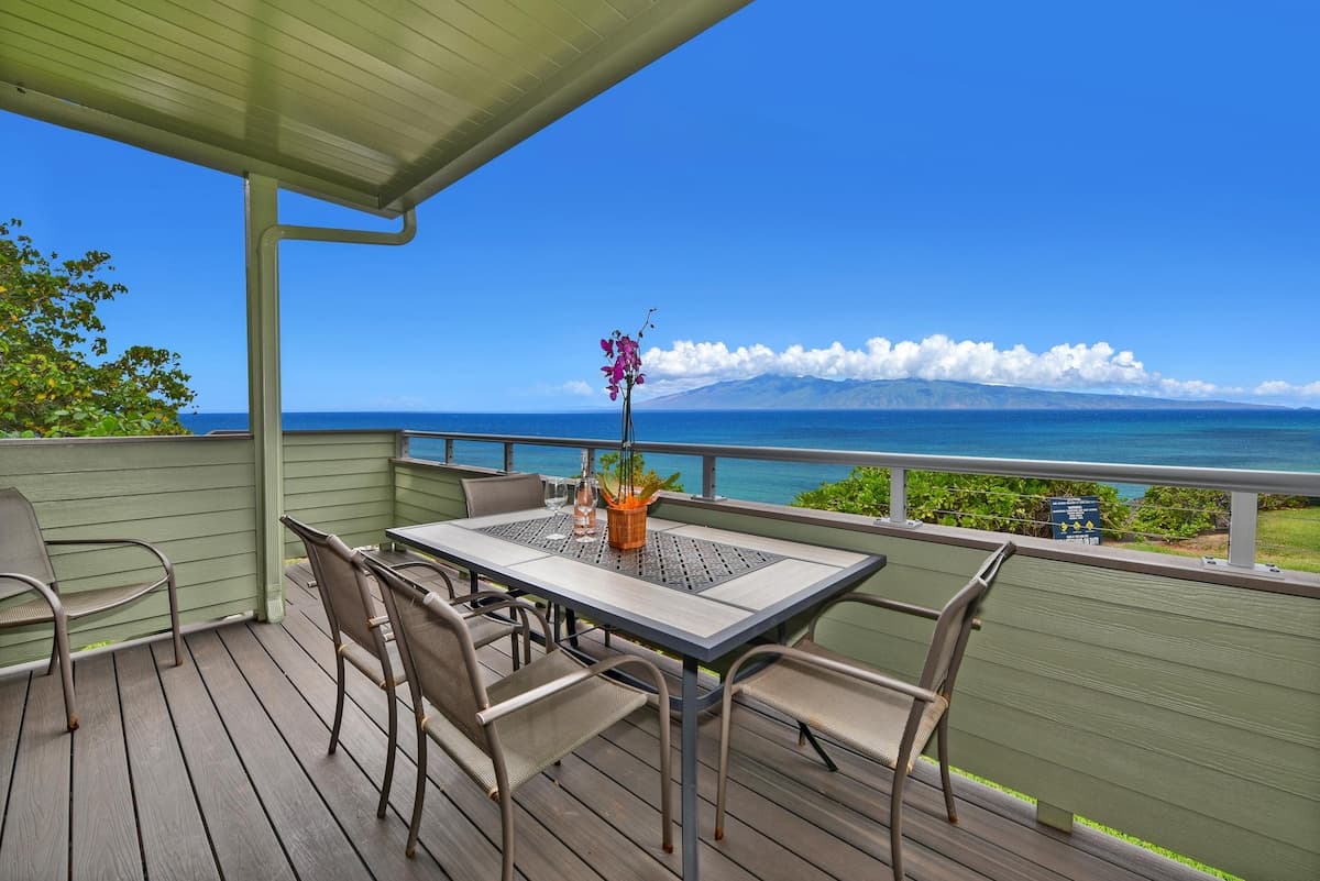 Condo in Lahaina · ★4.64 · 3 bedrooms · 6 beds · 3 baths - Photo 3